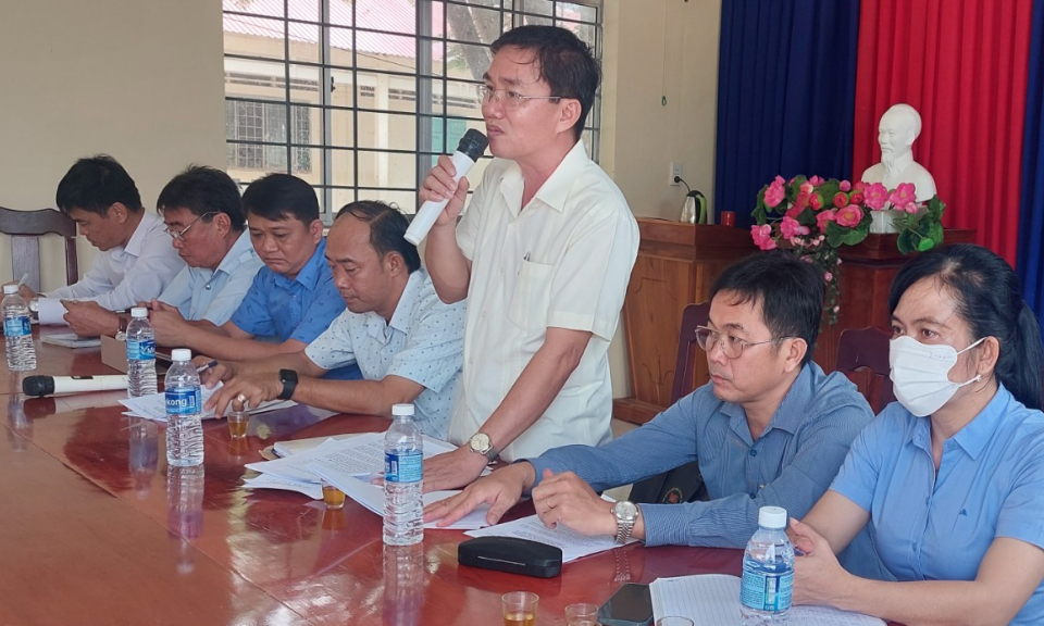 Tân Hưng: Họp dân về công tác quản lý sử dụng hiệu quả đất công tại xã Hưng Điền