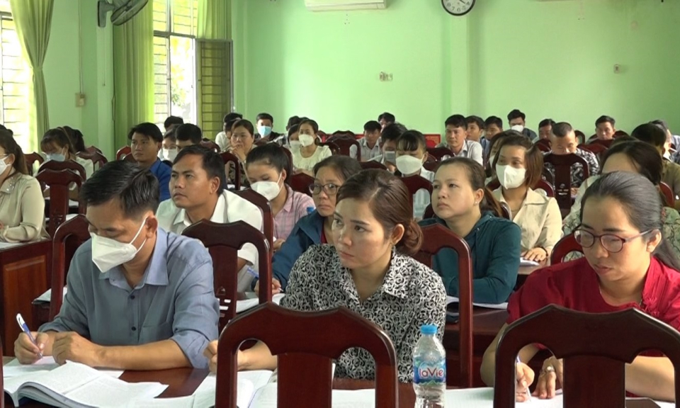 Đức Hòa khai giảng lớp đối tượng kết nạp Đảng đợt 4 năm 2022