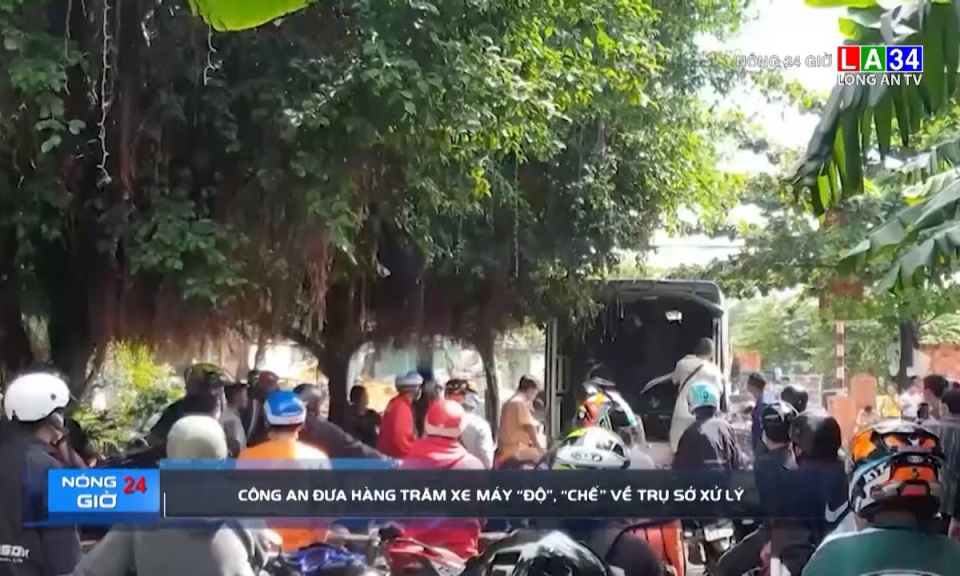 Công an đưa hàng trăm xe máy "độ", "chế" về trụ sở xử lý