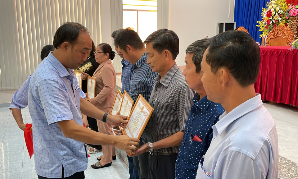 Tân Hưng tổng kết 5 năm phong trào Nông dân thi đua sản xuất - kinh doanh giỏi giai đoạn năm 2017 - 2022