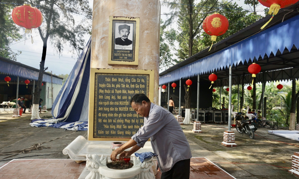 Xóm Nghề: nhớ công ơn Anh hùng áo vải Nguyễn Trung Trực