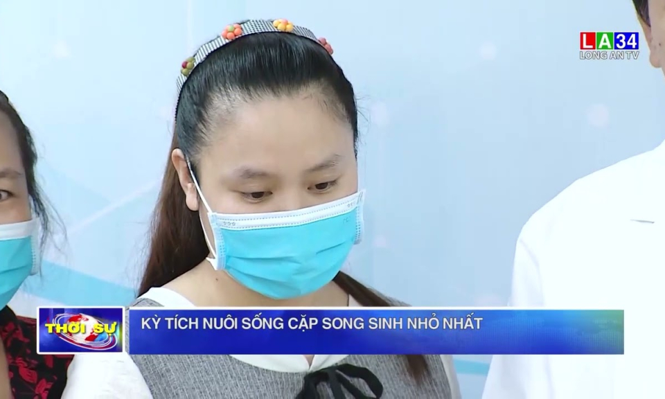 Kỳ tích nuôi sống cặp song sinh nhỏ nhất
