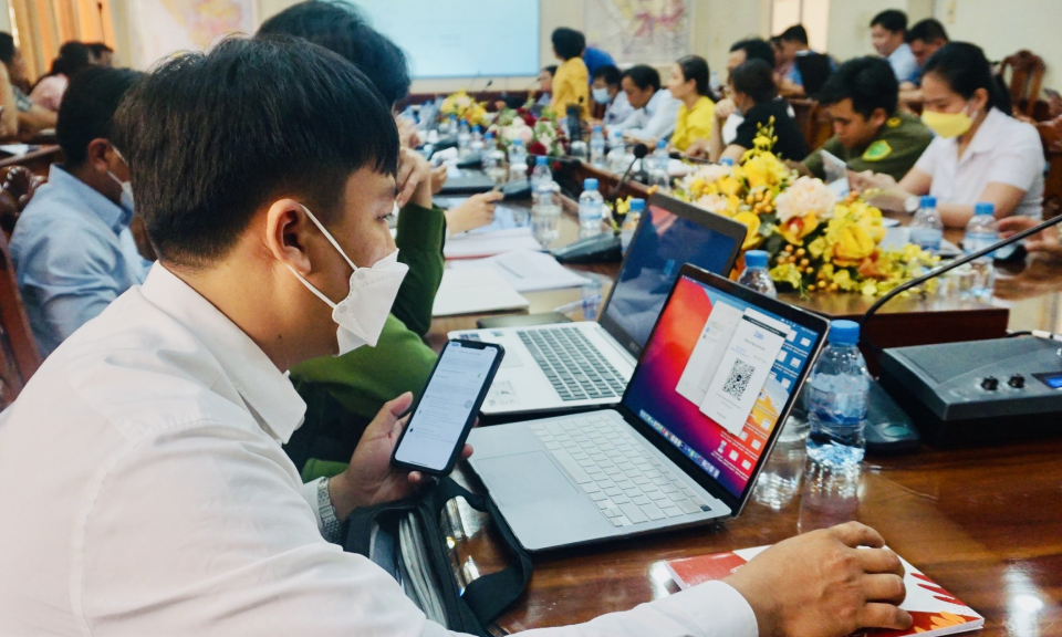 Bến Lức:  Hội nghị tập huấn hướng dẫn cài đặt, vận hành Trang thông tin Zalo cho cấp xã, thị trấn
