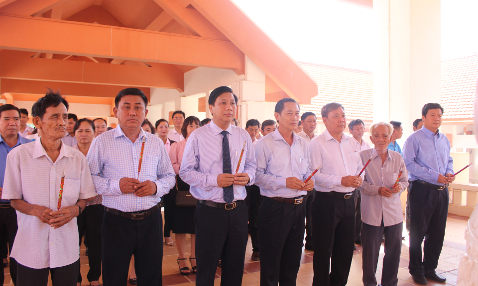 Ban dân vận Tỉnh ủy Long An kỷ niệm 92 năm ngày truyền thống dân vận của Đảng tại Đức Huệ
