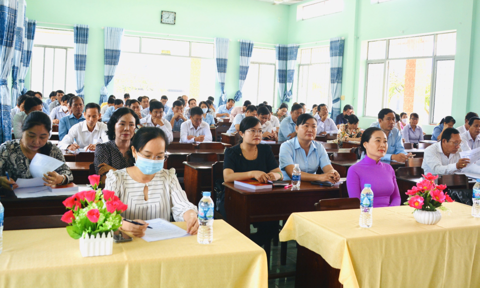 Cần Giuộc khai giảng lớp bồi dưỡng cập nhật kiến thức đối tượng 4 năm 2022
