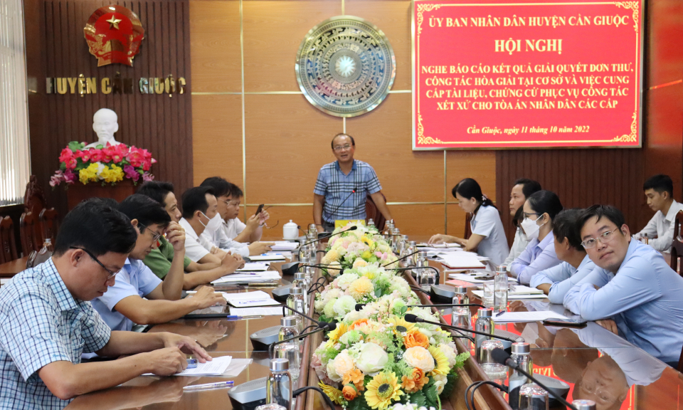 Cần Giuộc tập trung giải quyết đơn thư khiếu nại của công dân