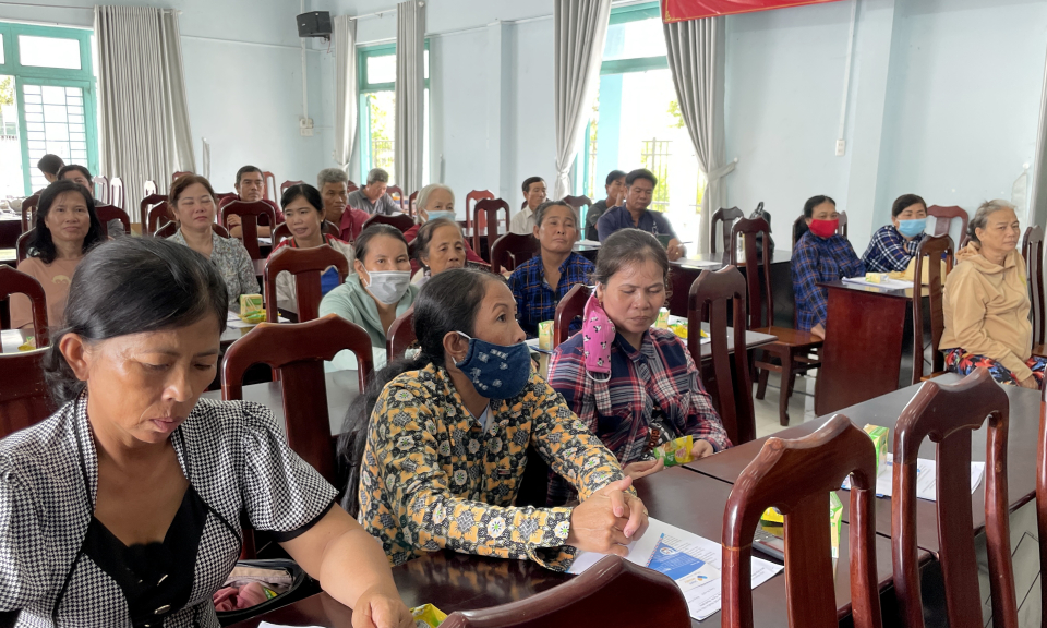 Tân Hưng truyền thông nâng cao nhận thức về xây dựng nông thôn mới năm 2022 tại xã Vĩnh Châu B