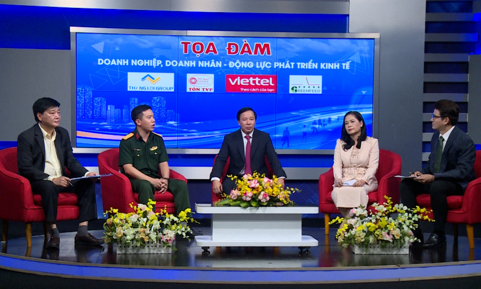 Tọa đàm: "Doanh nghiệp, doanh nhân - Động lực phát triển kinh tế”