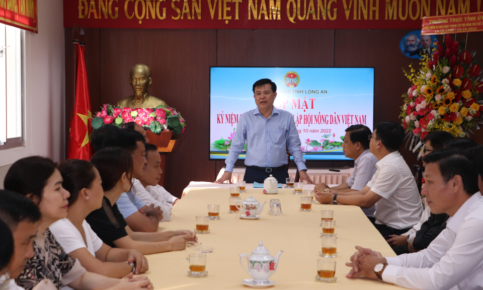Lãnh đạo tỉnh thăm và chúc mừng Ban Dân vận và Hội nông dân tỉnh Long An