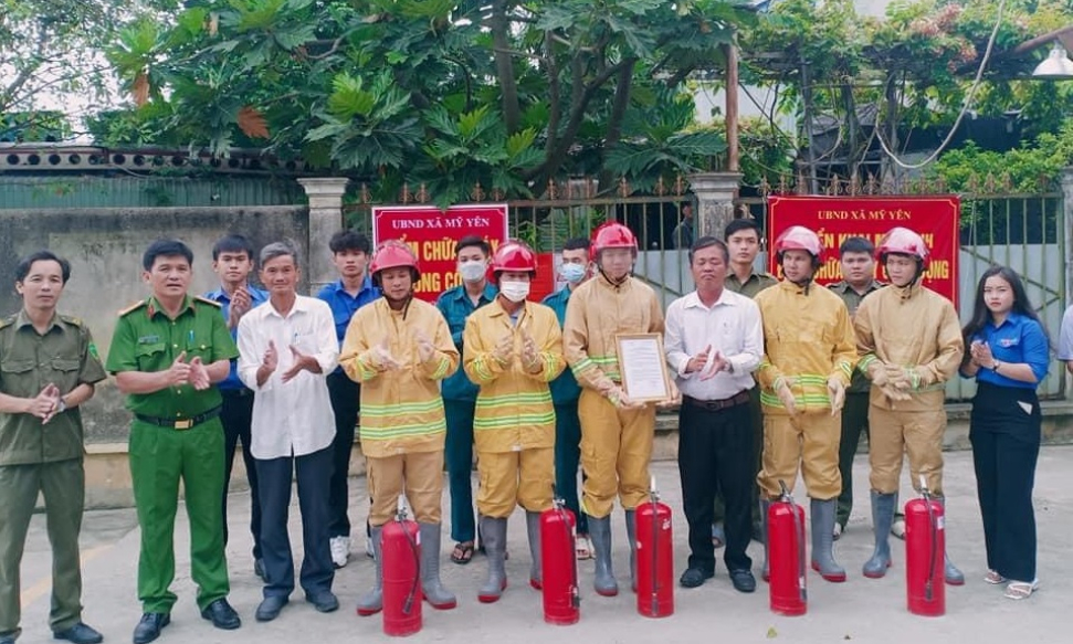 Bến Lức ra mắt 14 “Điểm chữa cháy công cộng” tại xã Mỹ Yên