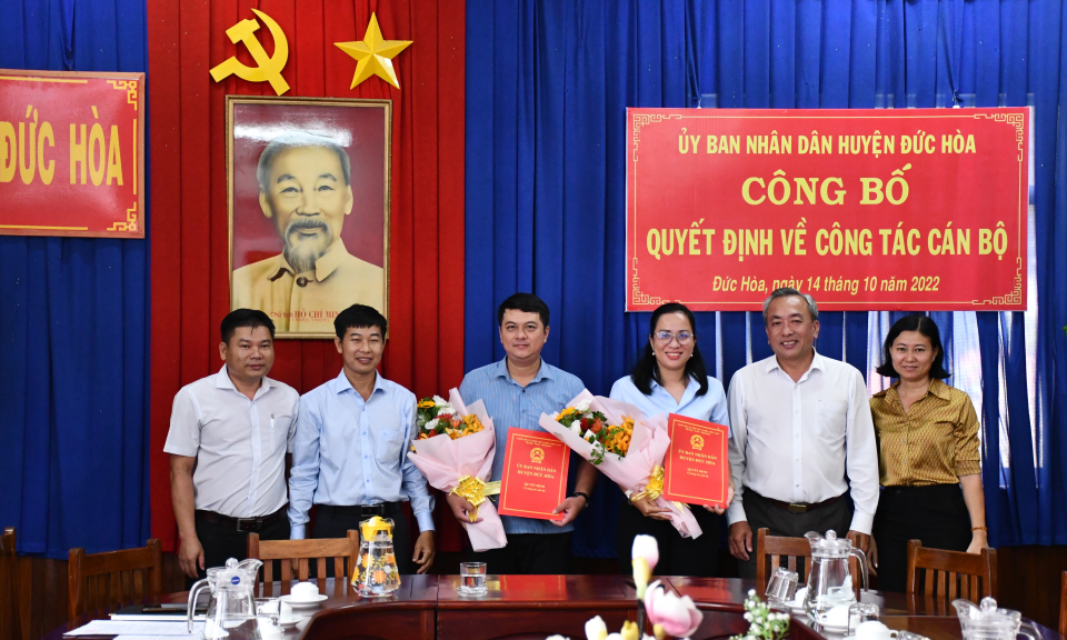 Đức Hòa công bố quyết định về công tác cán bộ phòng Tài chính - Kế hoạch