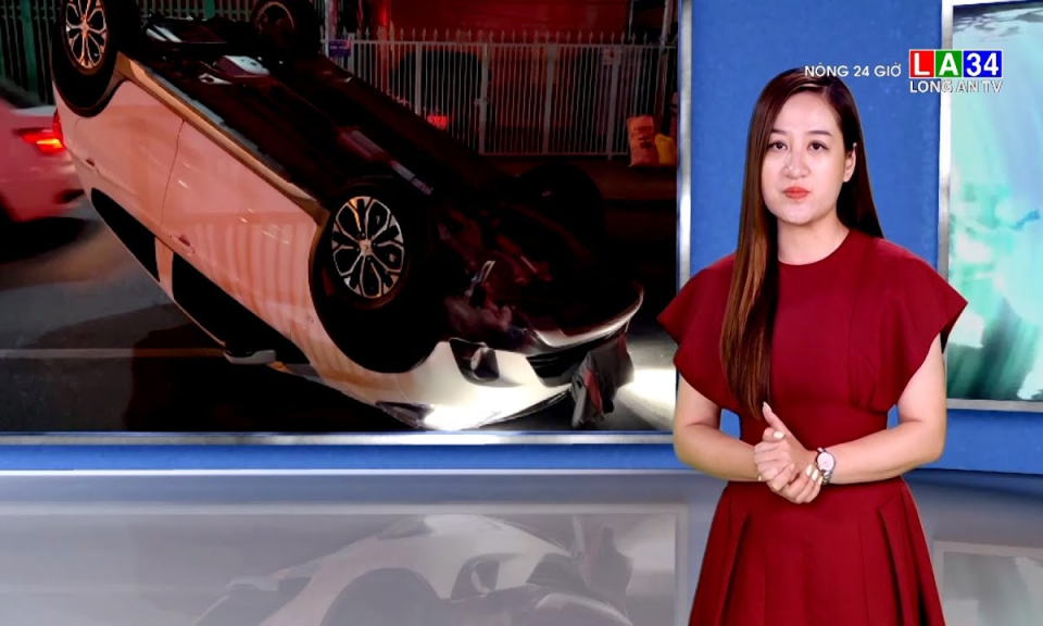 Tông dải phân cách khiến ô tô lật ngửa, tài xế che biển số rồi rời khỏi hiện trường