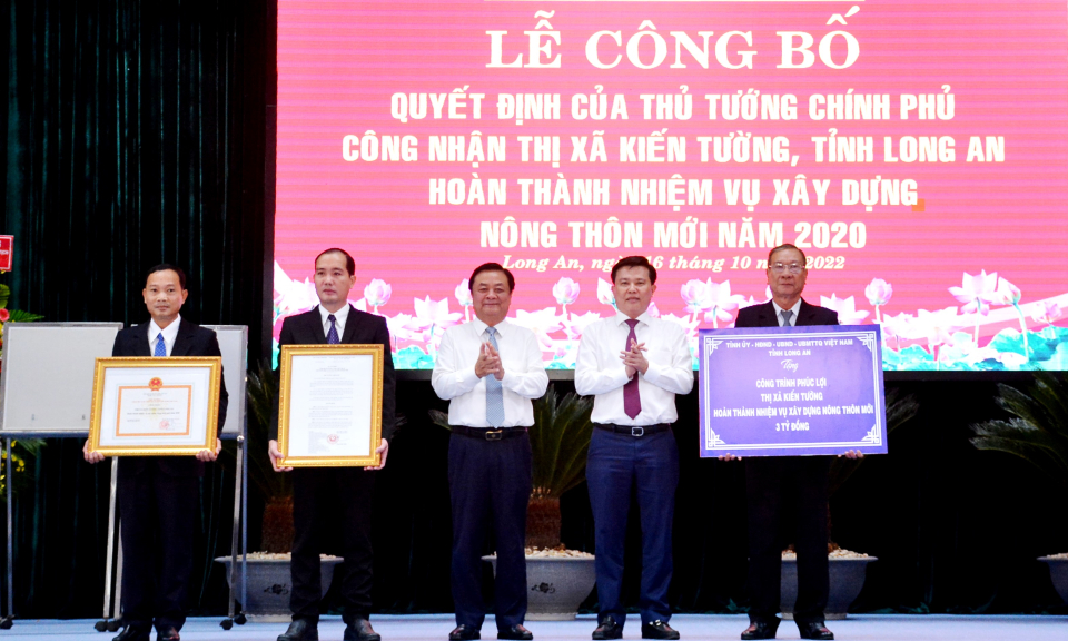Thủ tướng Chính phủ công nhận thị xã Kiến Tường hoàn thành Nông thôn mới
