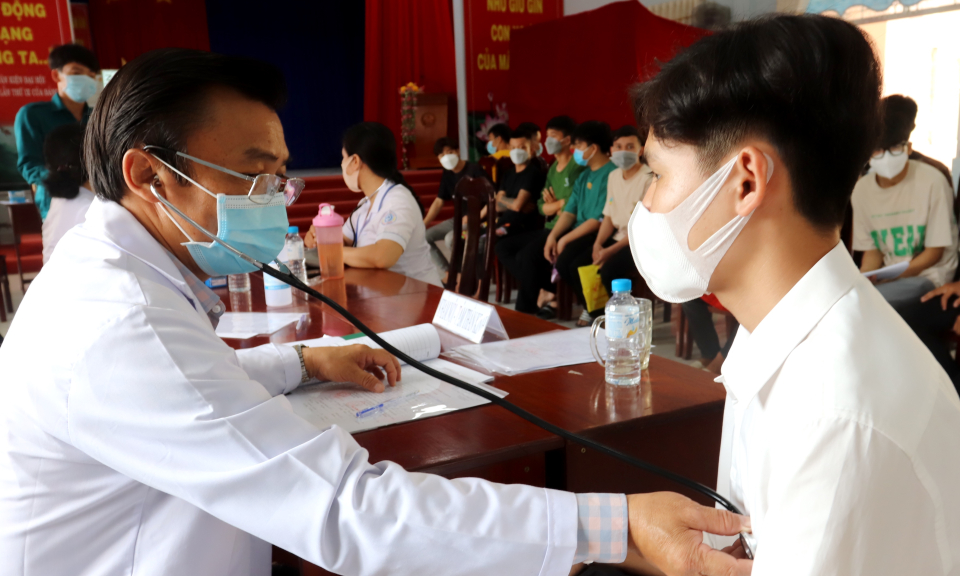 Cần Đước tổ chức khám sơ tuyển nghĩa vụ quân sự năm 2023