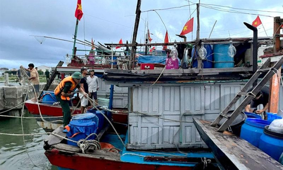 Tăng cường bảo đảm an toàn tàu thuyền ứng phó bão số 6