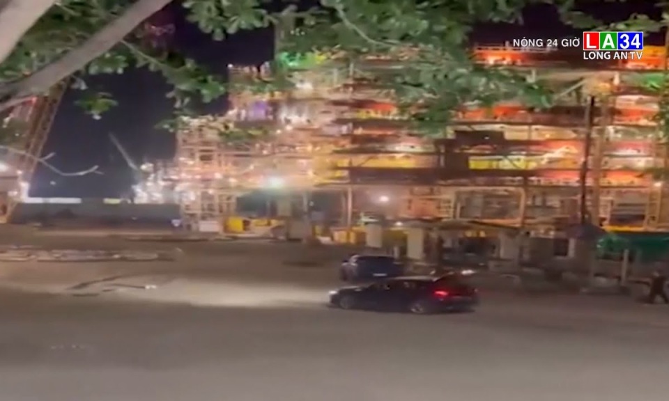 Khống chế đối tượng nghi ngáo đá điều khiển ô tô
