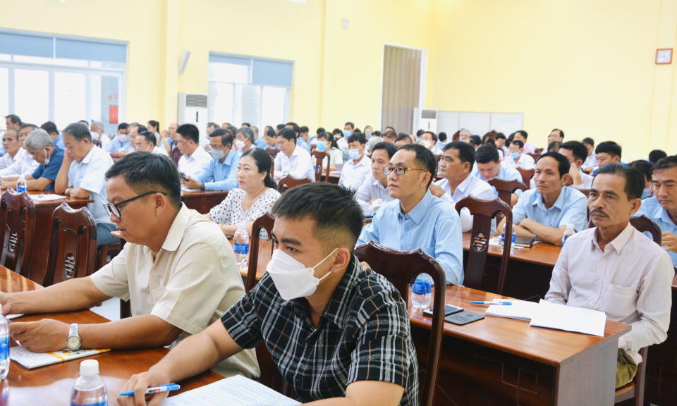 Cần Giuộc tập huấn chương trình xây dựng nông thôn mới, chương trình mỗi xã một sản phẩm (OCOP)