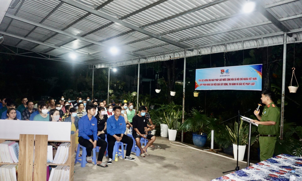 Bến Lức tuyên truyền pháp luật cho thanh niên công nhân nhà trọ