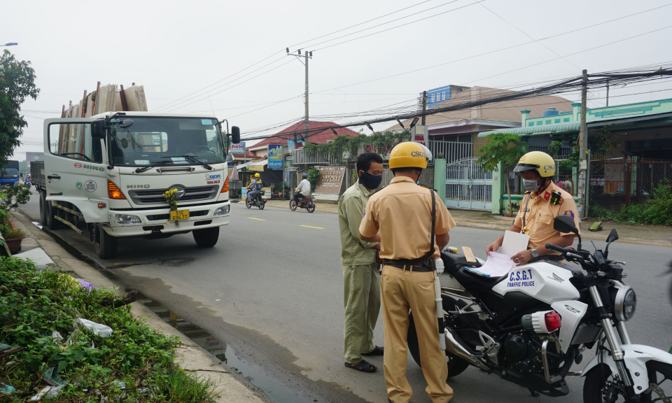 Bến Lức triển khai mô hình "Tuyến đường an toàn” về trật tự an toàn giao thông