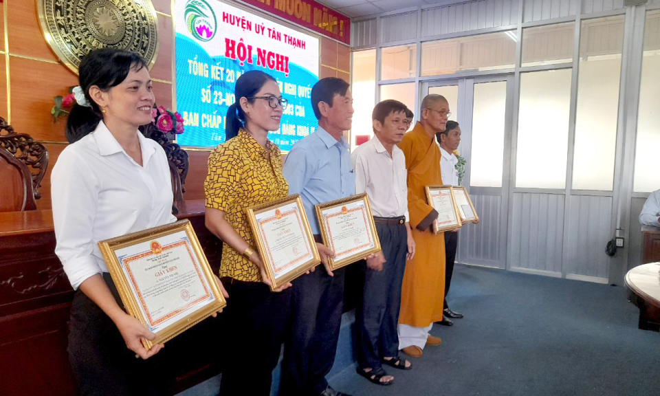 Huyện ủy Tân Thạnh tổng kết 20 năm thực hiện Nghị quyết 23-NQ/TW của Ban Chấp hành Trung ương Đảng khóa IX