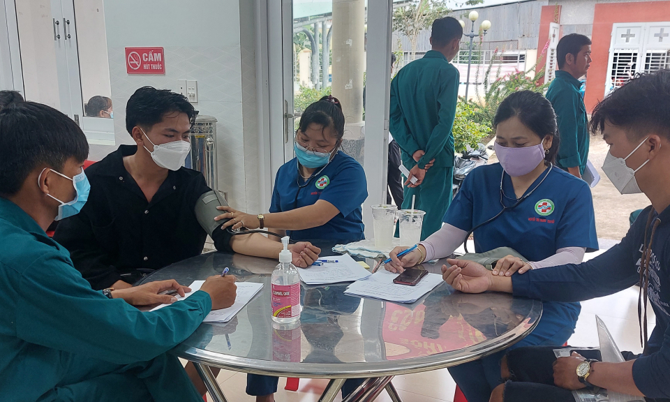 Tân Hưng: Các xã, thị trấn tổ chức khám sơ tuyển sức khoẻ nghĩa vụ quân sự năm 2023