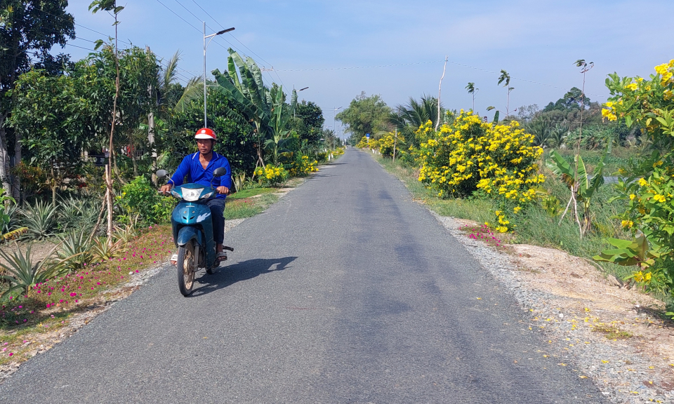 Tân Hưng thẩm định, đánh giá mức độ đạt chuẩn các tiêu chí nông thôn mới xã Vĩnh Lợi