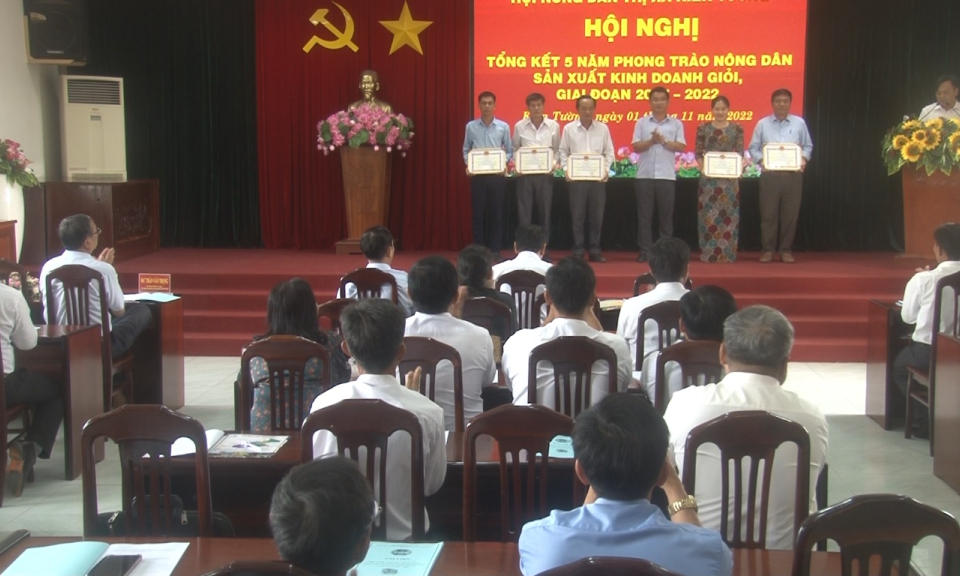 Kiến Tường tổng kết 05 năm phong trào nông dân thi đua sản xuất kinh doanh giỏi ( 2017 - 2022)