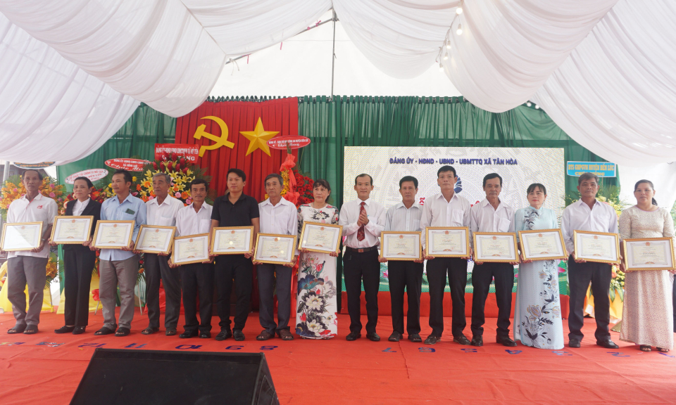 Xã Tân Hòa, huyện Bến Lức kỷ niệm 30 năm thành lập xã
