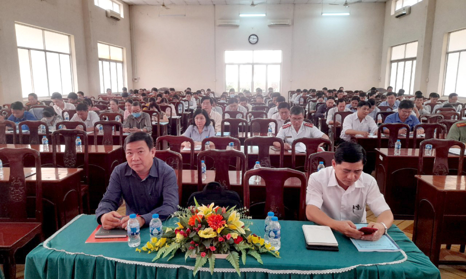Tân Thạnh tập huấn người dân tiếp cận pháp luật trong xây dựng nông thôn mới 