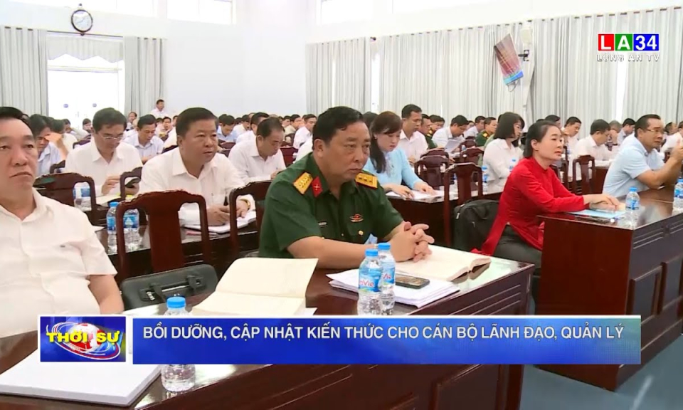 Bồi dưỡng, cập nhật kiến thức cho cán bộ lãnh đạo, quản lý