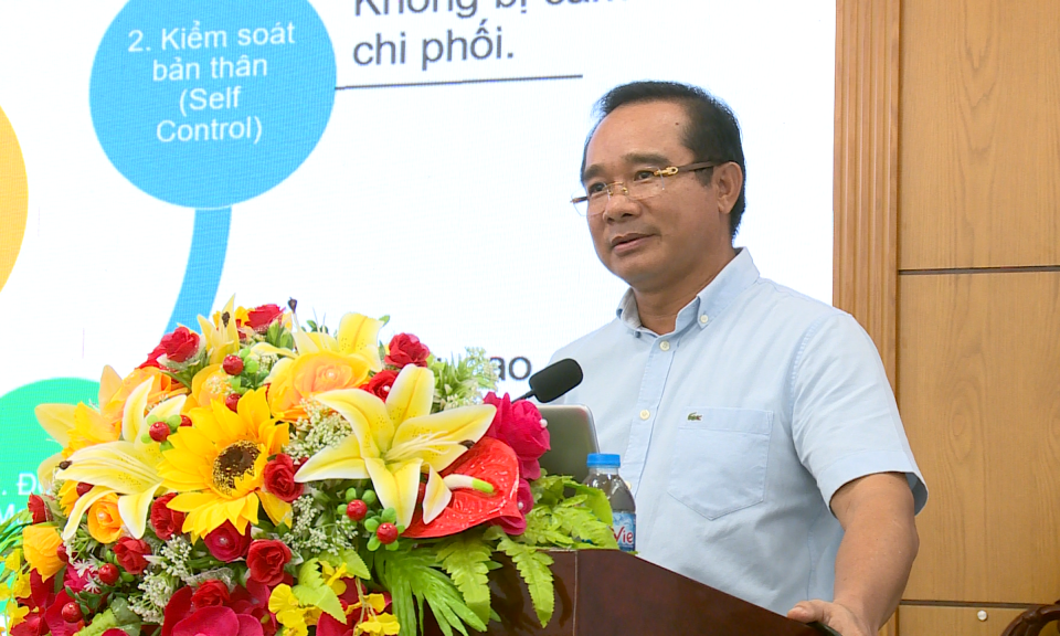 Bồi dưỡng, cập nhật kiến thức cho cán bộ lãnh đạo, quản lý