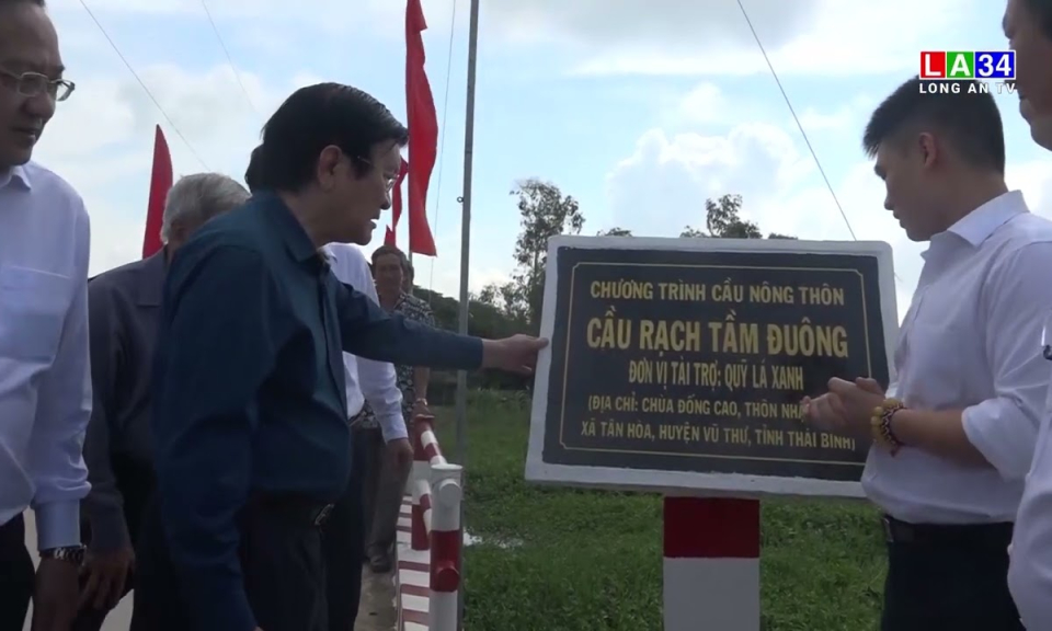 Nguyên Chủ tịch nước Trương Tấn Sang dự lễ khánh thành cầu GTNT tại TX.Kiến Tường