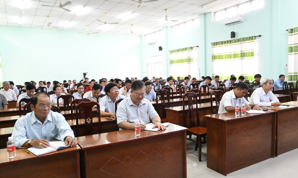 Bến Lức khai giảng lớp bồi dưỡng đối tượng 4