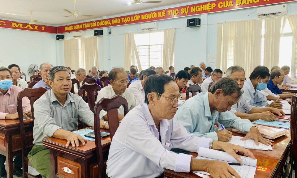 Tân Hưng tập huấn cán bộ hội người cao tuổi cơ sở 
