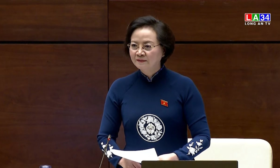 Bộ trưởng Nội vụ làm rõ nhiều chất vấn về tinh giảm biên chế