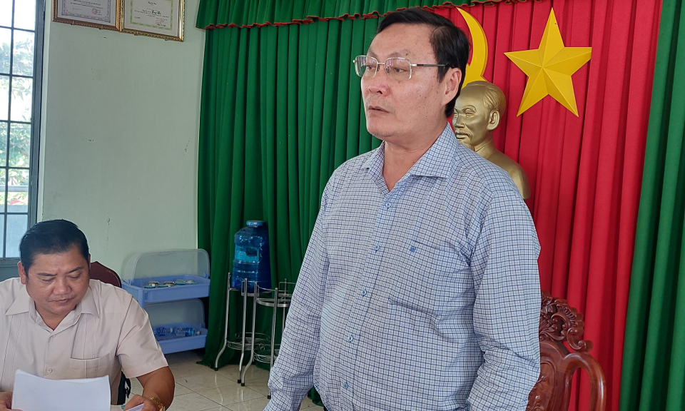 Bí thư huyện ủy Tân Hưng làm việc với Đảng ủy xã Hưng Hà