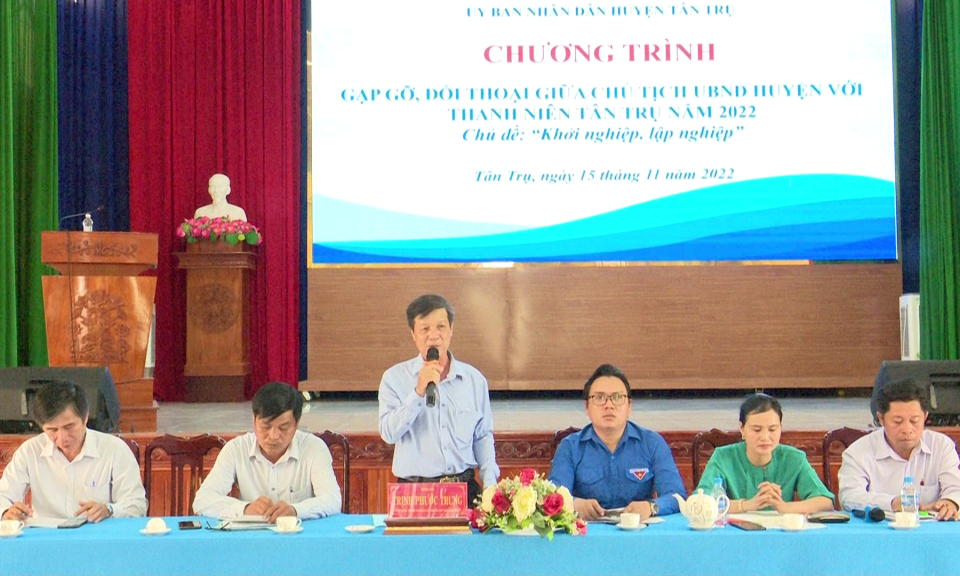 Lãnh đạo huyện Tân Trụ gặp gỡ, đối thoại với đoàn viên, thanh niên