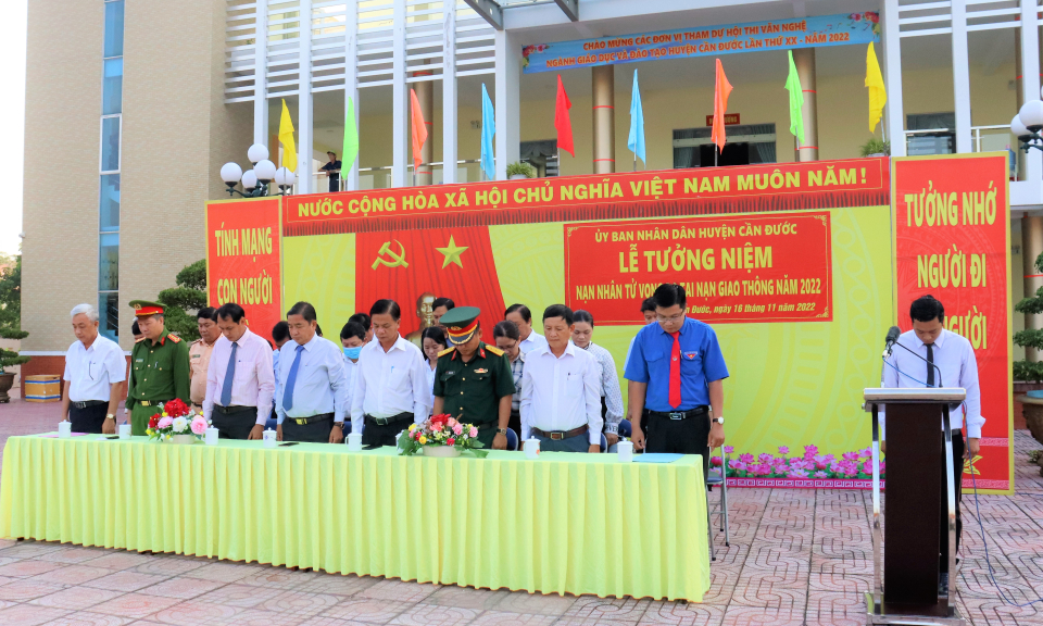 Cần Đước tưởng niệm nạn nhân tử vong do tai nạn giao thông