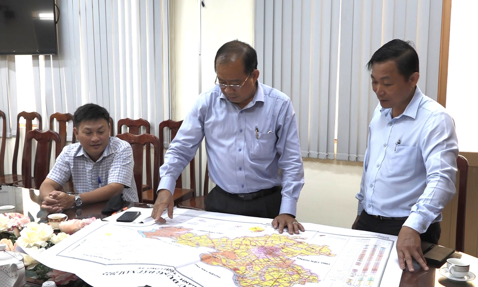 Kế hoạch nâng cấp tuyến đê bao ven sông Vàm Cỏ Tây, huyện Châu Thành