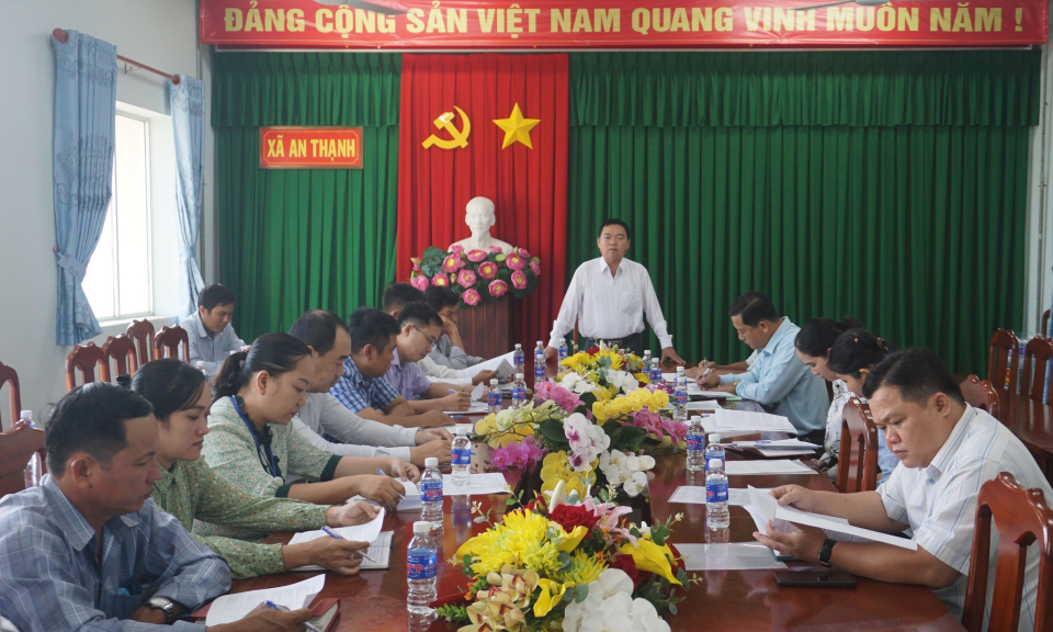  Bí thư Huyện ủy Bến Lức làm việc với Đảng ủy xã An Thạnh