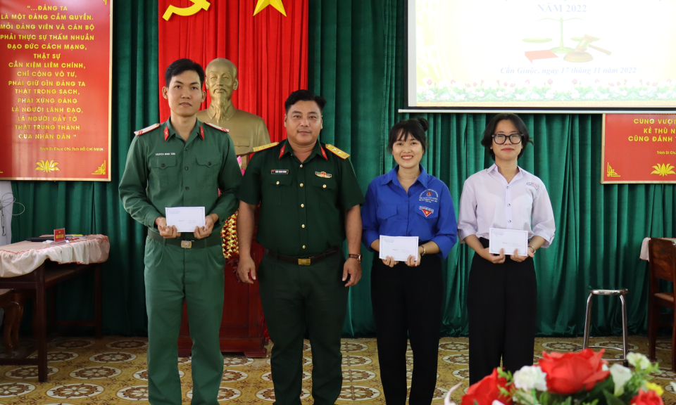 Ban Chỉ huy Quân sự huyện Cần Giuộc sinh hoạt Ngày Pháp luật
