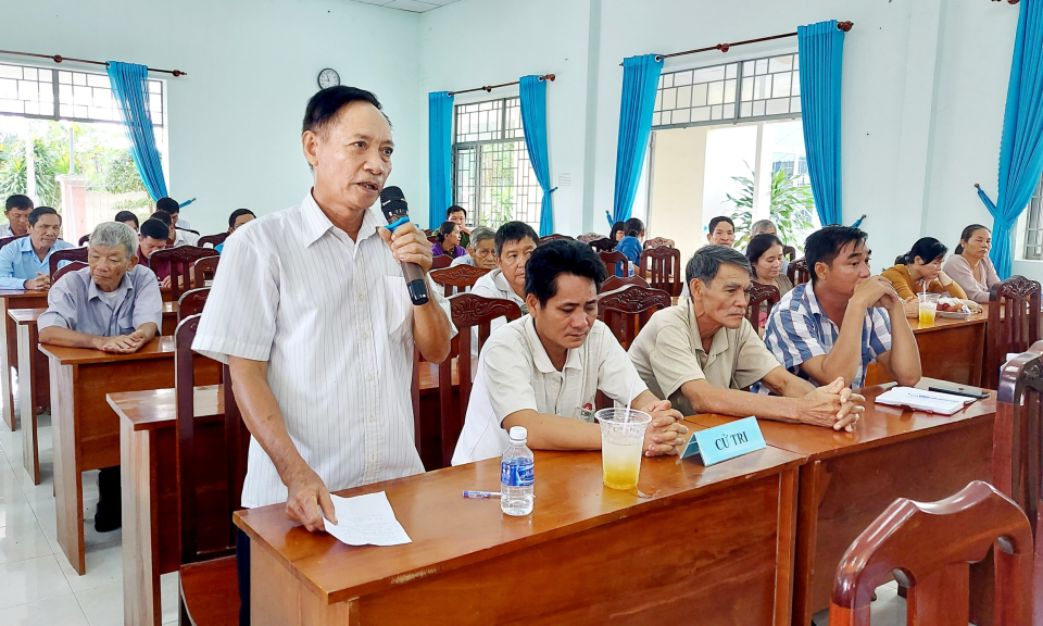 Đại biểu HĐND tỉnh tiếp xúc cử tri thị xã Kiến Tường 