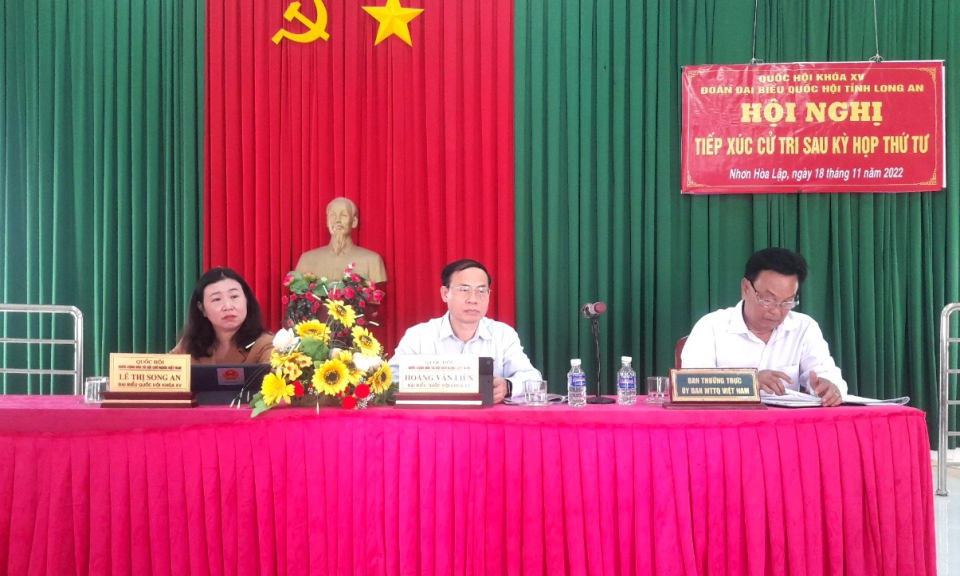 Đại biểu Quốc hội tiếp xúc cử tri tại huyện Tân Thạnh