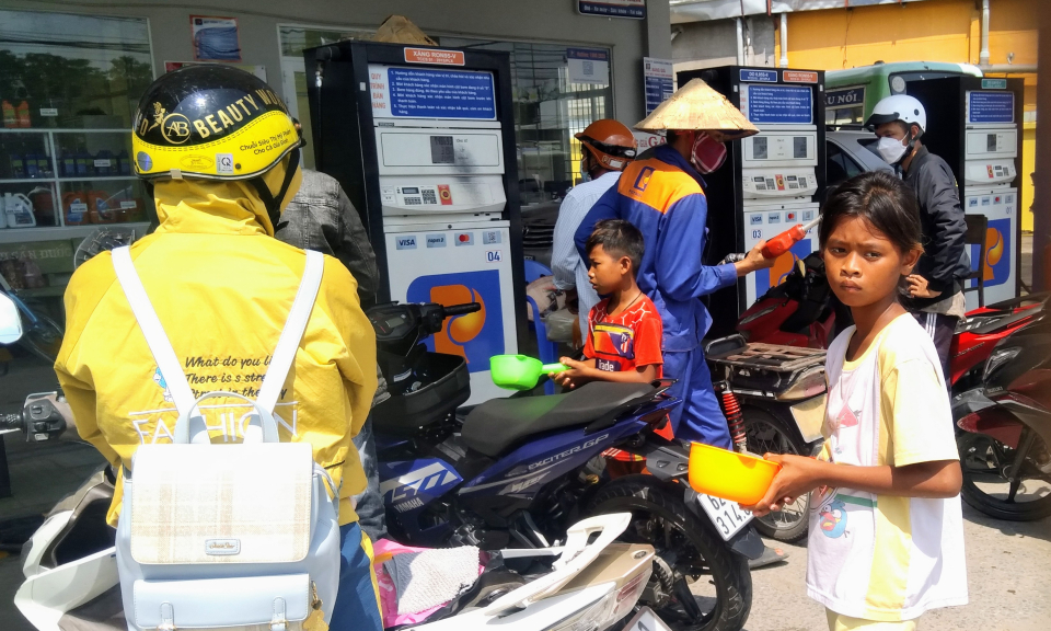 Cần Đước tập trung giải quyết tình trạng trẻ em ăn xin, người cơ nhỡ