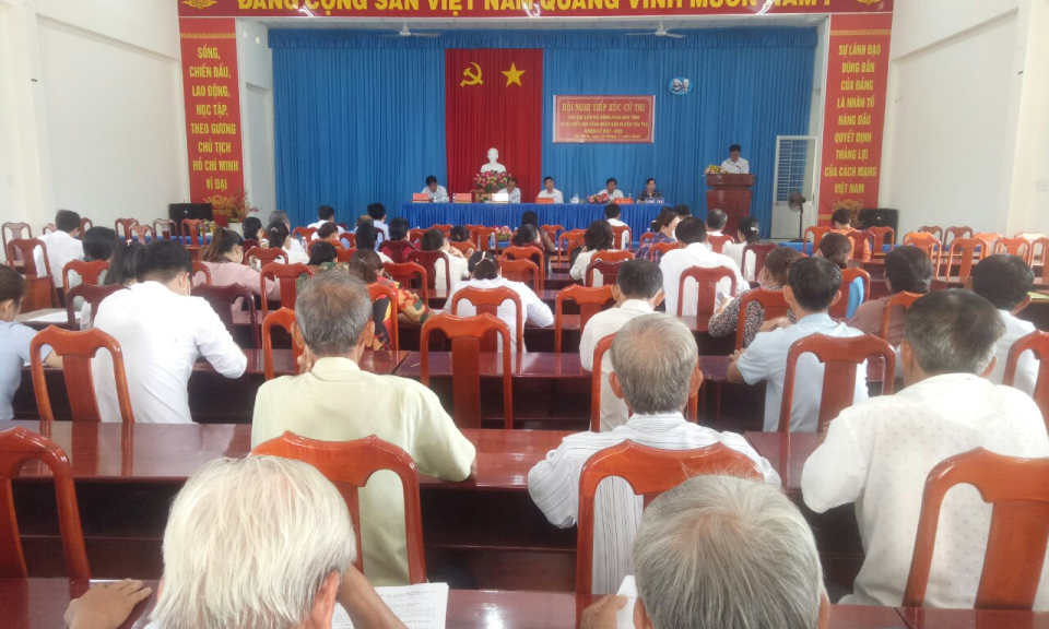 Đại biểu HĐND tỉnh, HĐND huyện tiếp xúc cử tri 03 xã của huyện Tân Trụ