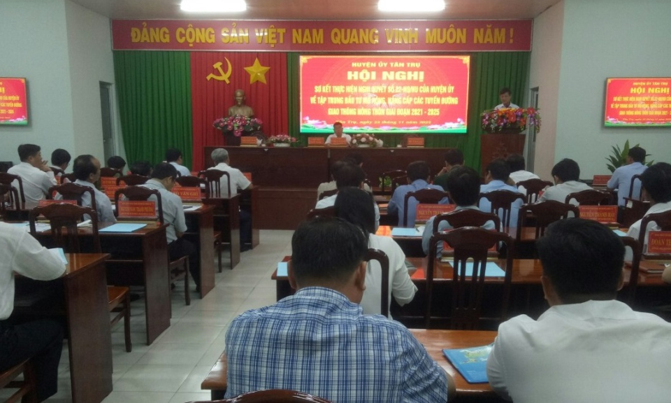 Tân Trụ: Nghị quyết Huyện ủy về đầu tư mở rộng giao thông nông thôn 5m
