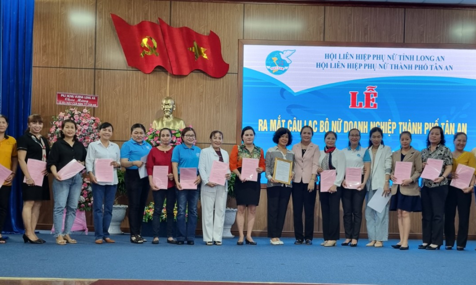 Thành phố Tân An ra mắt Câu lạc bộ Nữ doanh nghiệp thành phố