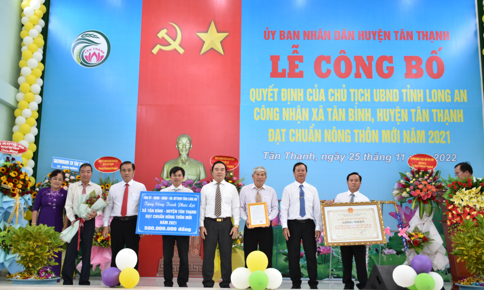 Xã Tân Bình, huyện Tân Thạnh đón nhận danh hiệu xã Nông thôn mới 