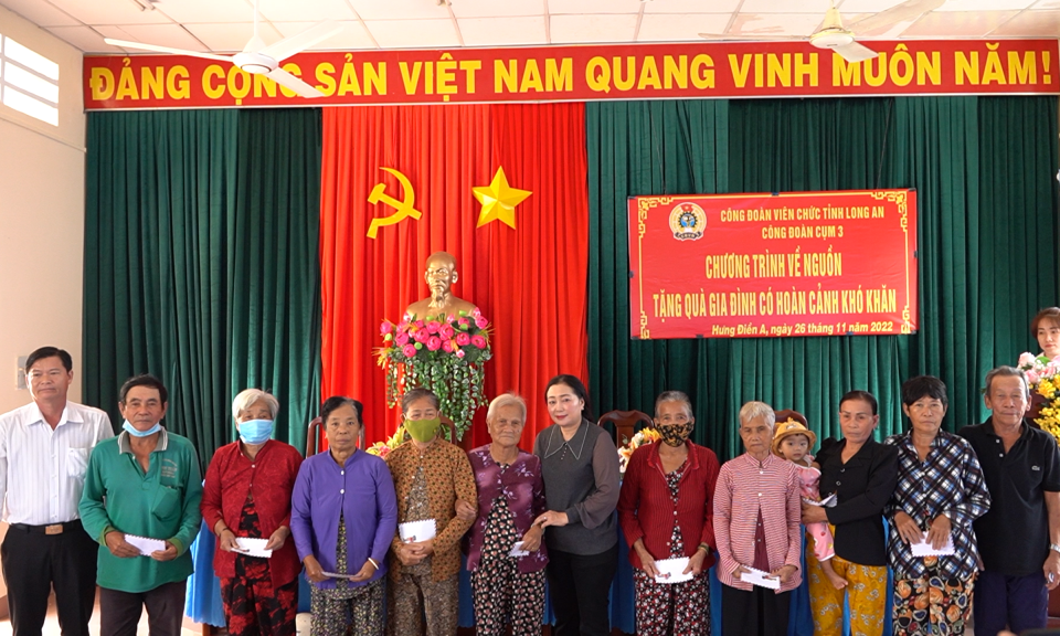 Hoat động về nguồn Cụm thi đua 3 - Công đoàn viên chức tỉnh
