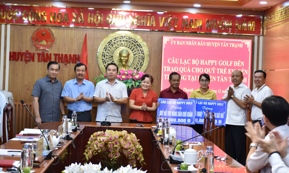 Tập đoàn Nam Thịnh Group tìm cơ hội đầu tư tại huyện Tân Thạnh